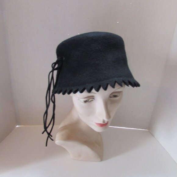 Vintage Black Veiled 100% Wool Cloche pillbox hat Rhinestone -Newmann Endler Pillbox Black 100% Wool Vintage Hats for Women for sale | eBay main image 3